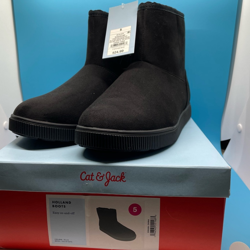 Cat & Jack Holland Boots **brand new in box** sz 5Y
